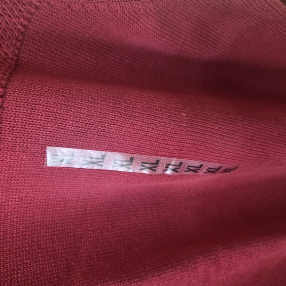 Men's Red Sweater New But No Tag - Picture 5 of 5